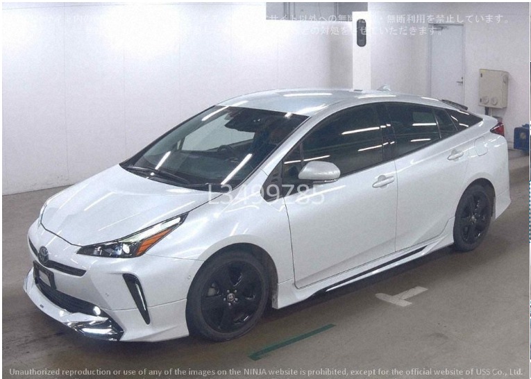 TOYOTA PRIUS 2021
