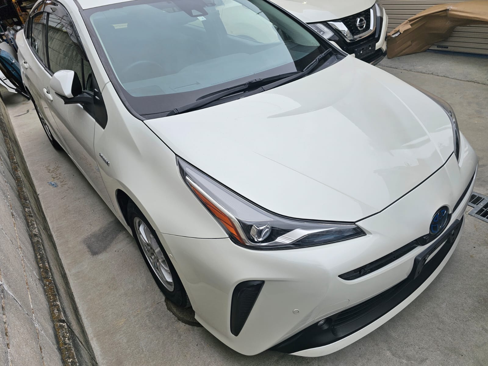TOYOTA PRIUS