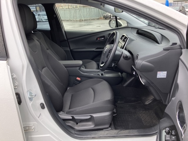 TOYOTA PRIUS 2022 White