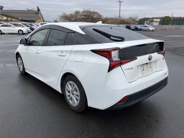 TOYOTA PRIUS 2022 White