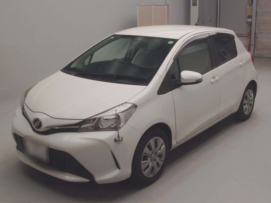 TOYOTA VITZ 2015 White
