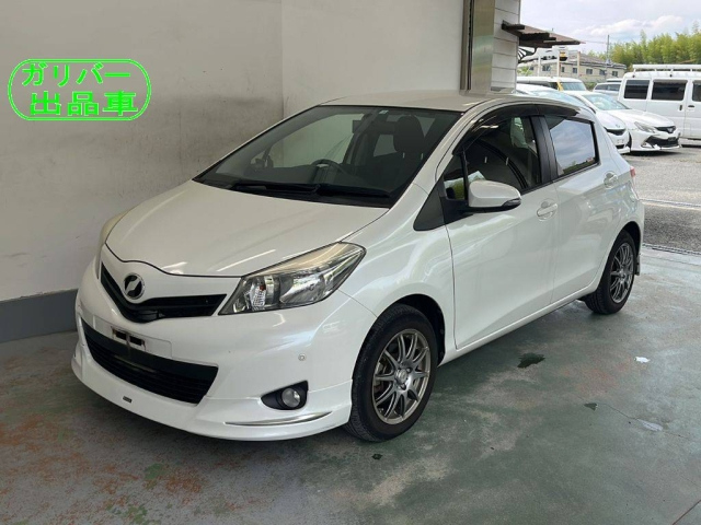 TOYOTA VITZ 2014 White