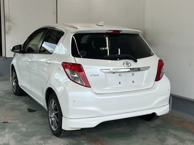 TOYOTA VITZ 2014 White