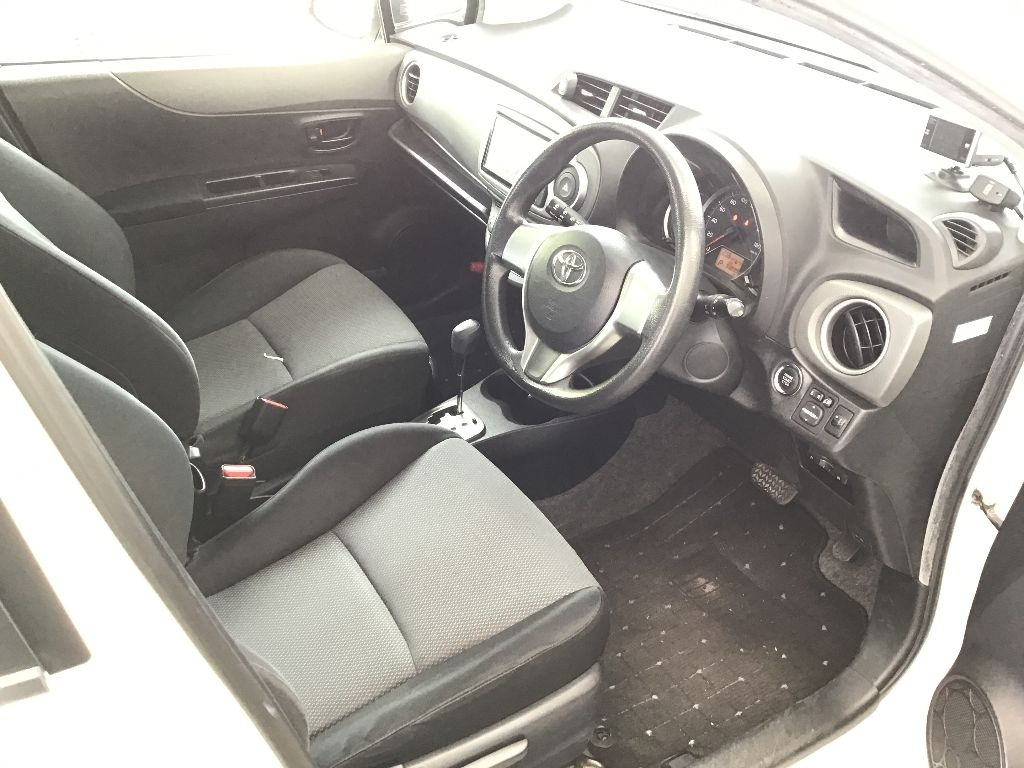 TOYOTA VITZ 2014 White